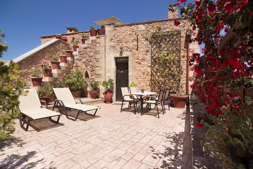 Samonas Traditional Villas Стая снимка