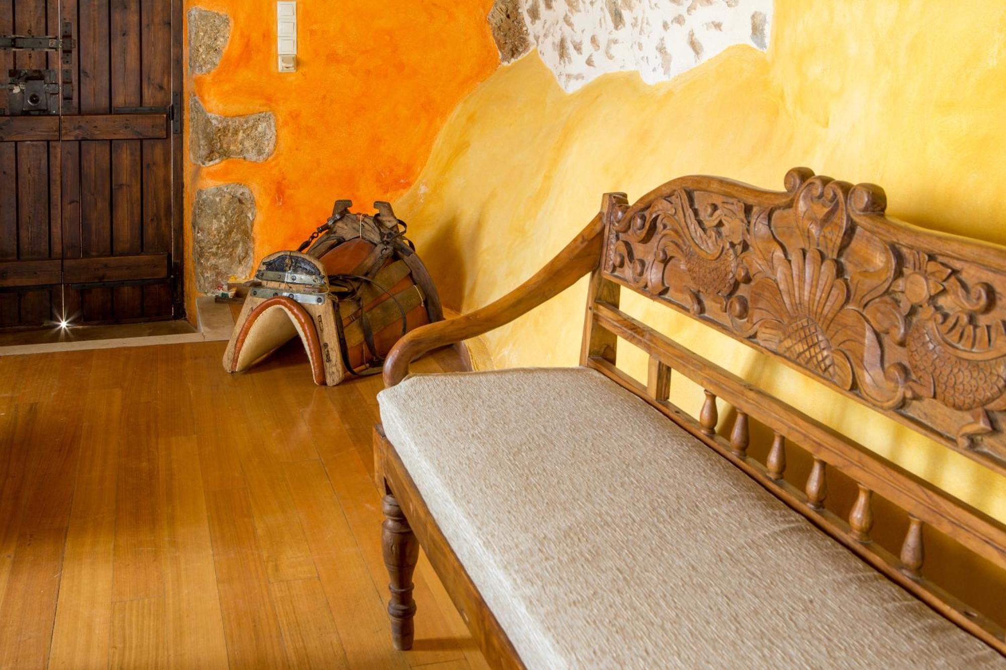 Samonas Traditional Villas Стая снимка